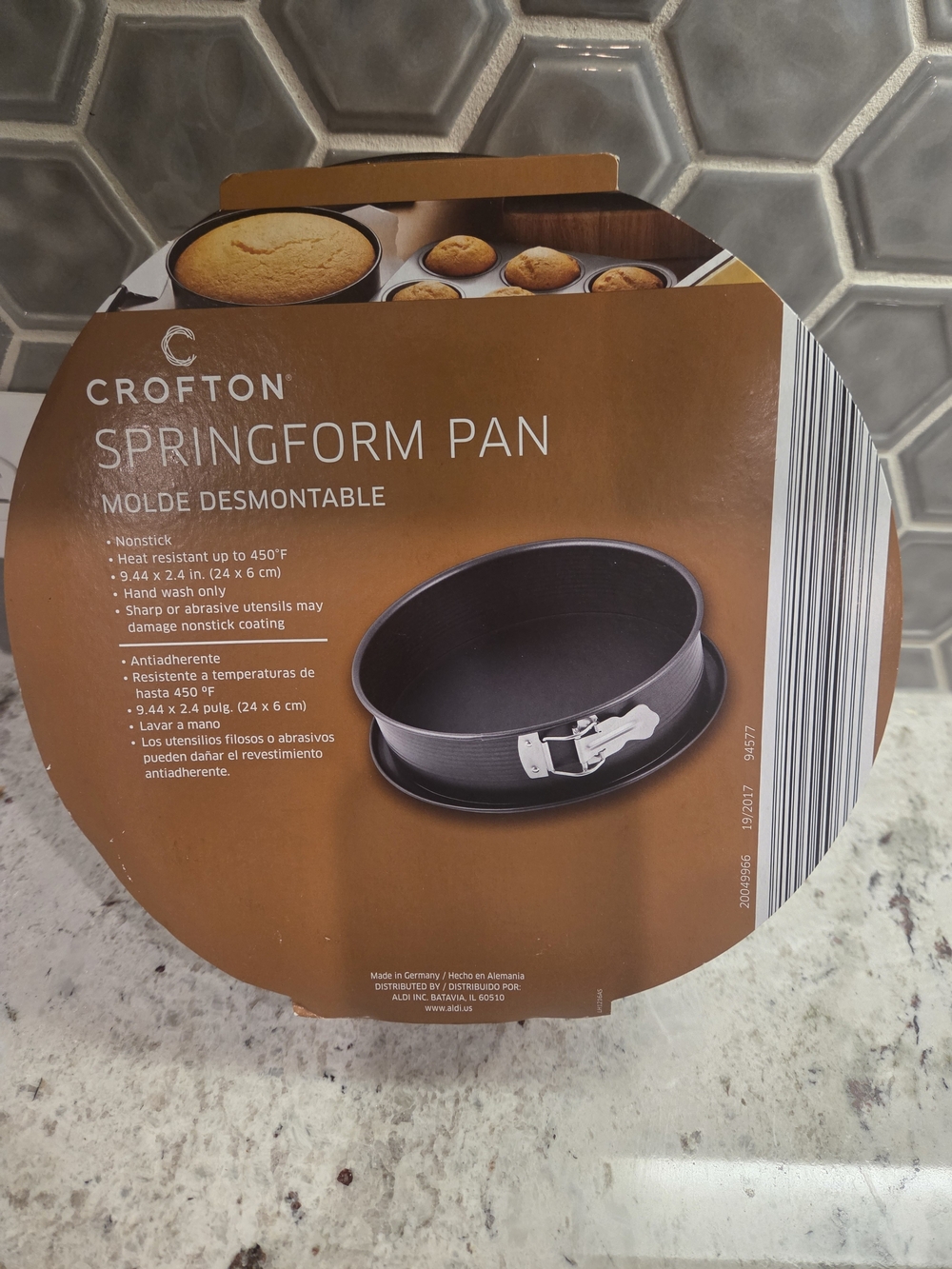 Crofton Springform Pan NWT - Picture 2 of 3